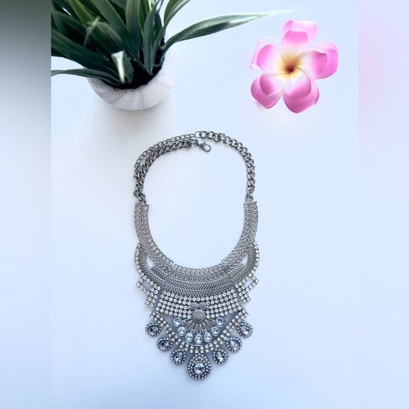 Silver Colored Necklace - Picture 2 of 5